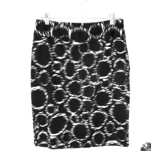 Alfani black/white knee length pencil skirt